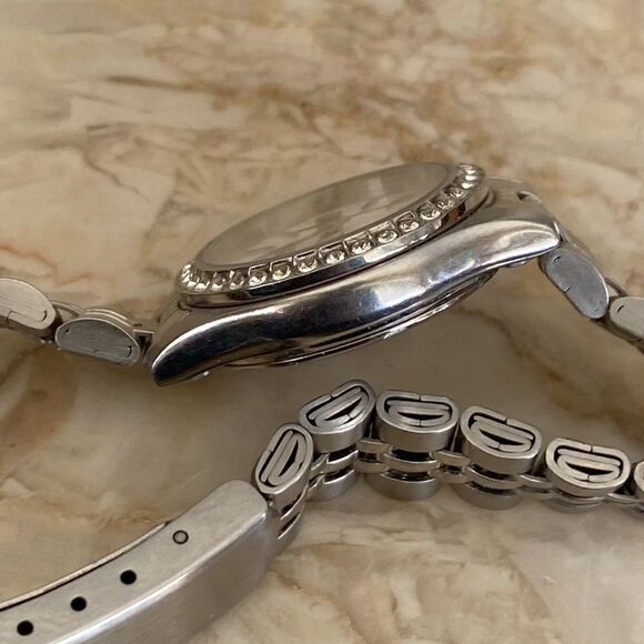 Citizen Quartz Swaroski Crystal Bezel Stainless Steel Watch Mother-of-Pearl Dial - Picture 10 of 11